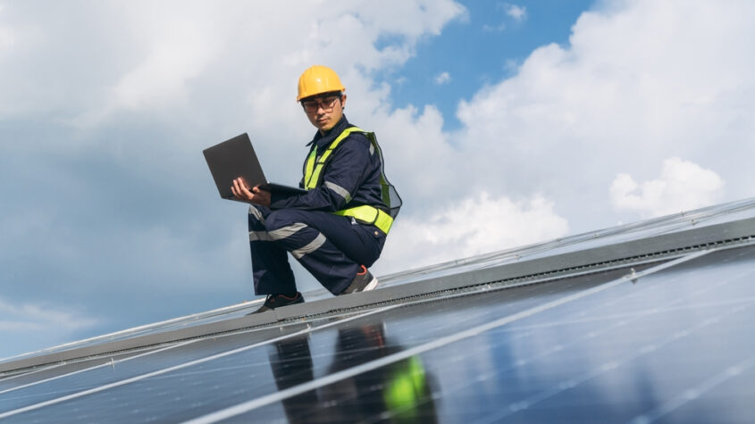 7 Signs Your Solar System Needs Repairs